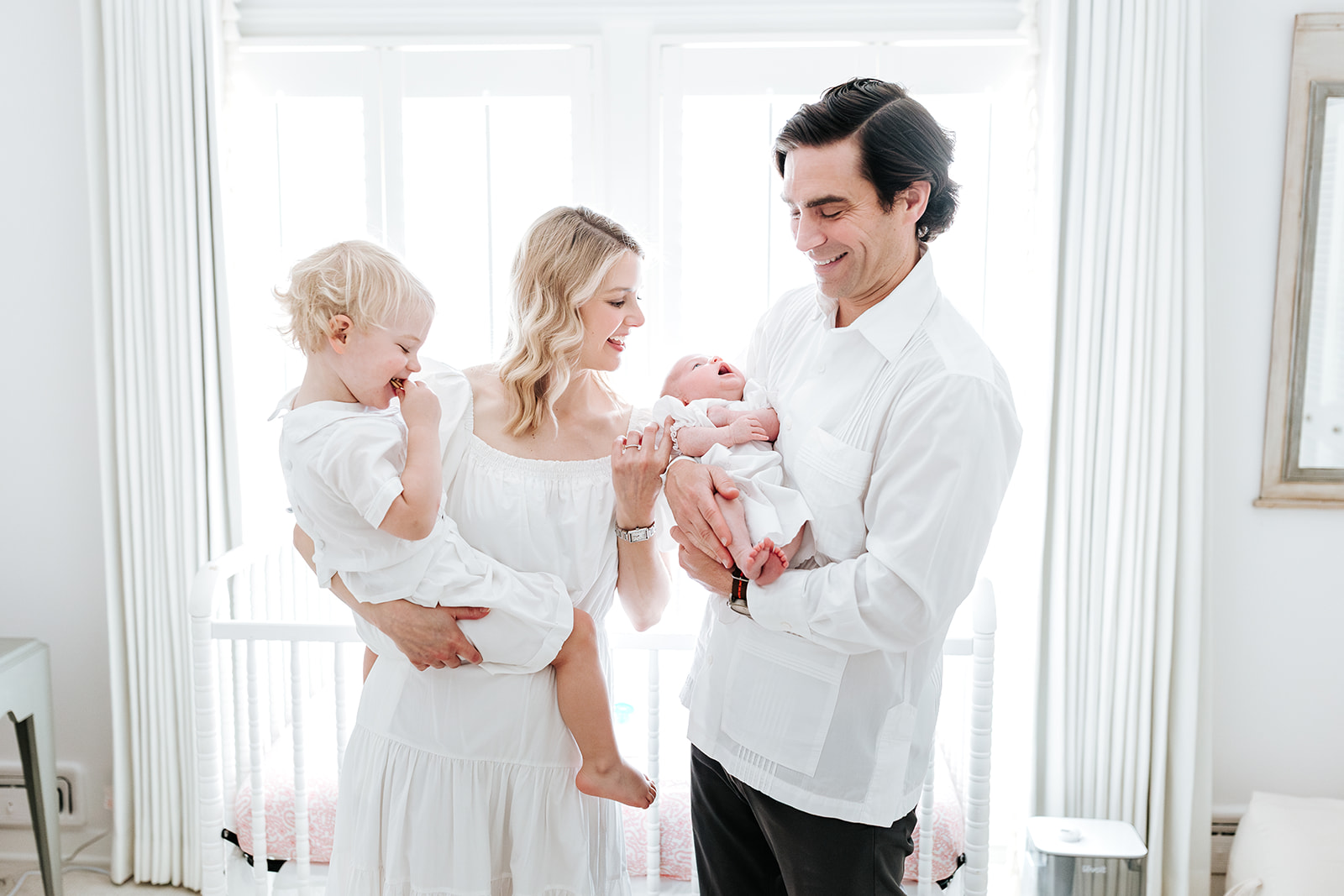 at home newborn photo session | indoor vs outdoor photo sessions